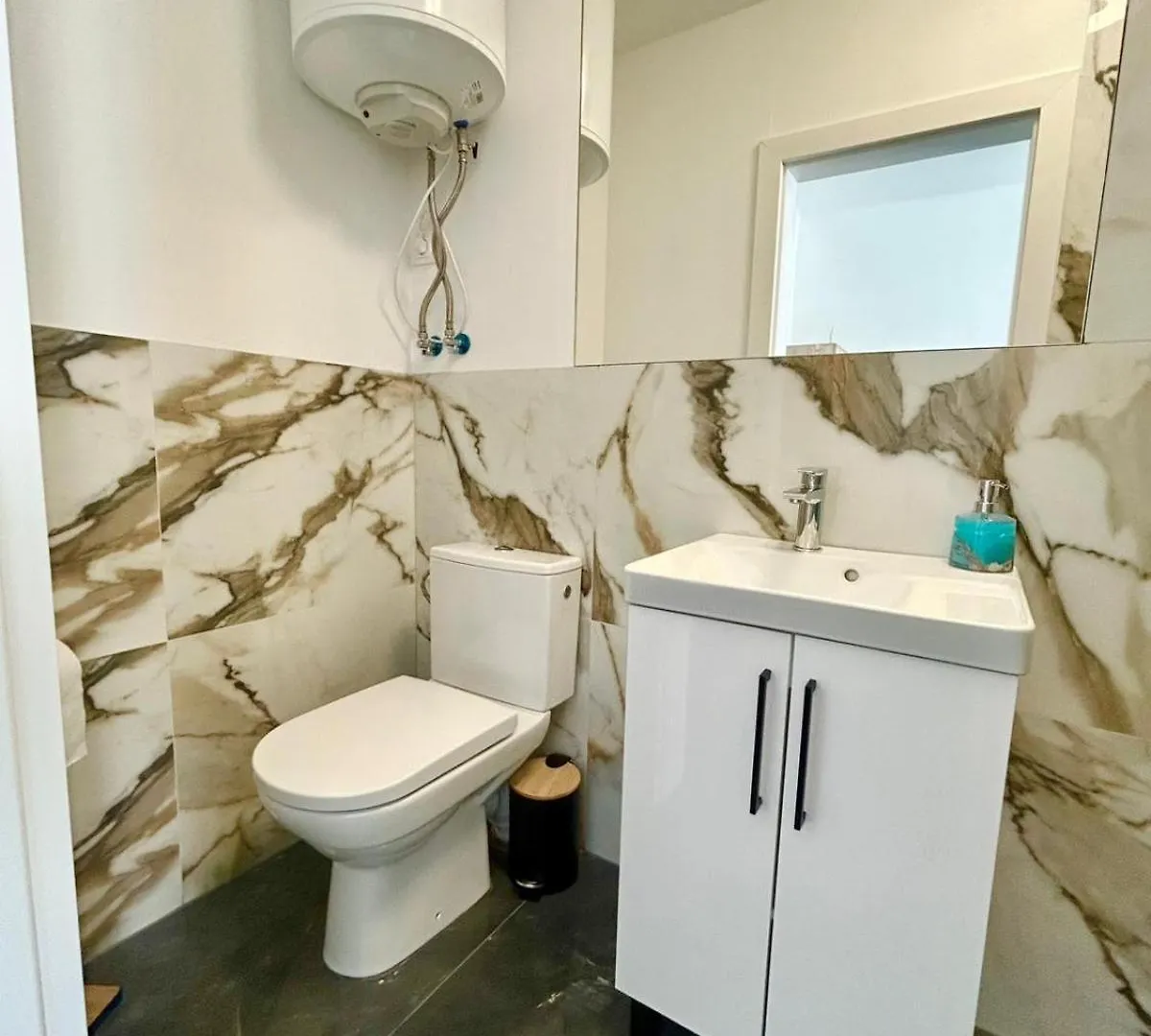 Apartment Jungle Studio New Prywatna Lazienka